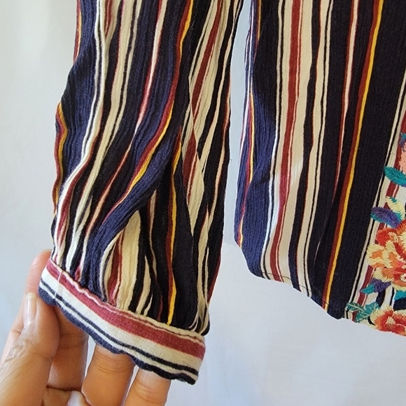 Andree Women Black/Orange Floral Embroidered Casual Top Sz S Long Sleeve Boho - Picture 6 of 12